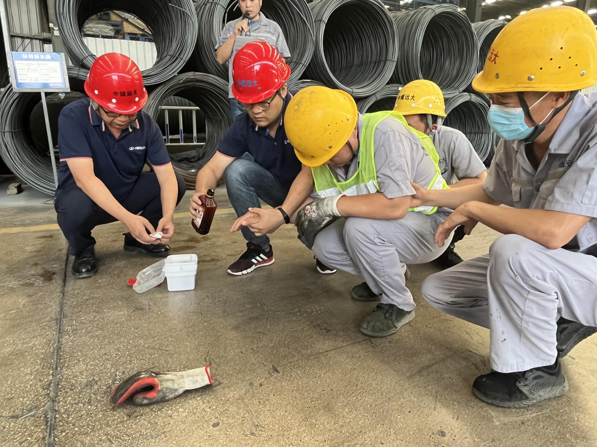 開(kāi)展各類(lèi)安全應(yīng)急演練2.jpg 開(kāi)展各類(lèi)安全應(yīng)急演練2.jpg