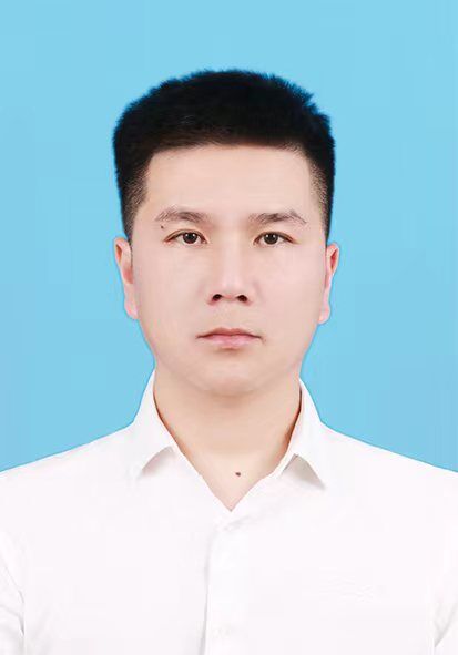 勤廉兼優(yōu)領(lǐng)導(dǎo)干部 廠長(zhǎng)閆瑞.jpg 勤廉兼優(yōu)領(lǐng)導(dǎo)干部 廠長(zhǎng)閆瑞.jpg